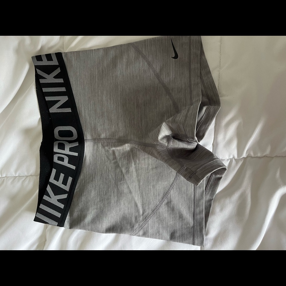 Womens Nike Pros